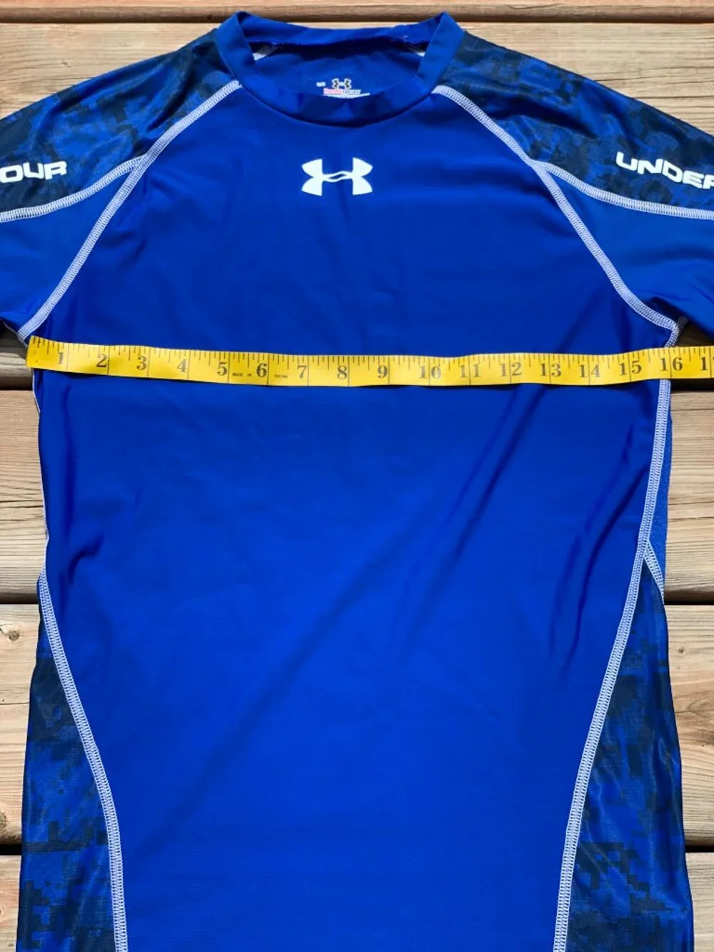 Under Armour Heat Gear Athletic T-Shirt Boys Large Fitted Blue White Geometric